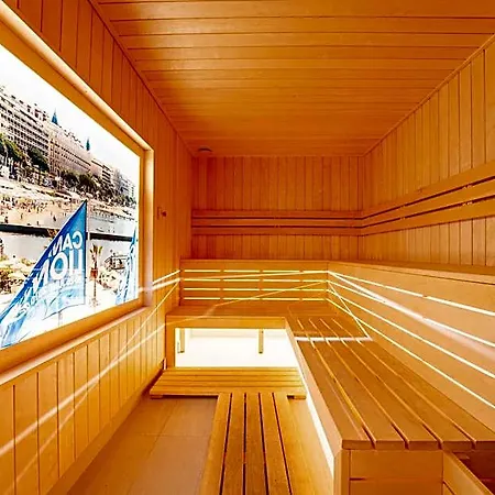 Cannes - Grota Solna, Sauna Finska