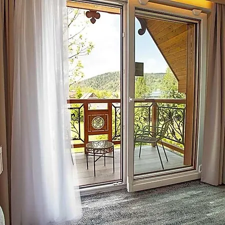 Cannes - Grota Solna, Sauna Finska ザコパネ